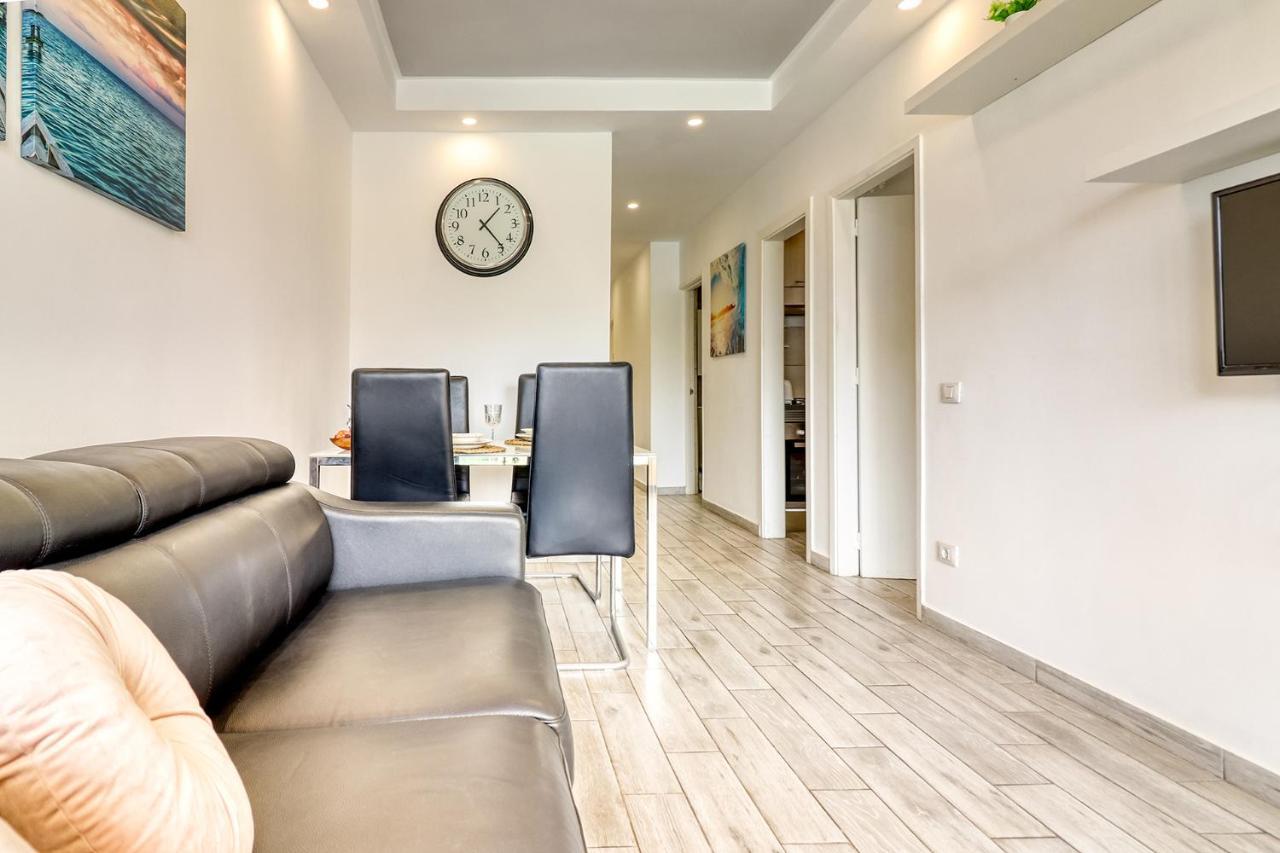 לוס כריסטיאנוס Modern Apartment With An Addictive Terrace View מראה חיצוני תמונה